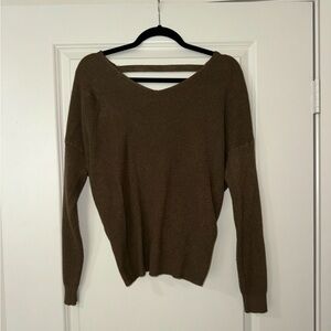 Windsor Green V-Neck Sweater Knit Pullover